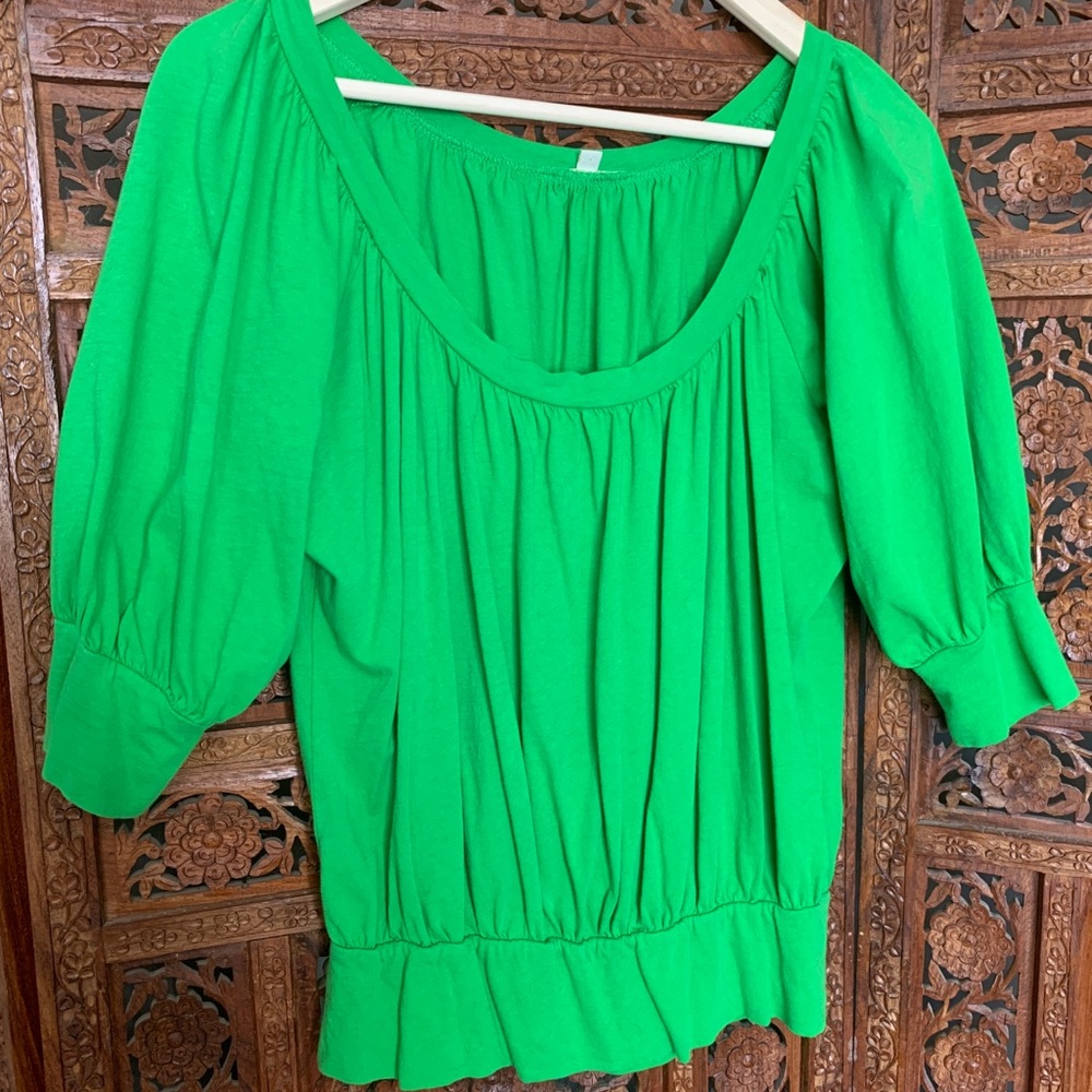 Bright green crop with bubble sleeve size small